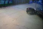 Водитель иномарки врезался в сцену на городской площади Тынды (видео)