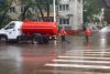 Илосос и 11 вакуумных машин вышли на улицы Благовещенска для борьбы с потопом