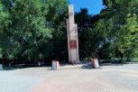 В центре села Козьмодемьяновка отремонтировали территорию у памятника воинам-землякам