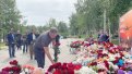 Василий Орлов возложил цветы к мемориалу в память о жертвах трагедии.