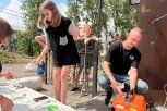 В Белогорске развернули дополнительные мобильные пункты для зарядки телефонов и разогрева пищи