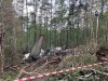 Следователи на месте крушения самолёта извлекли останки тел погибших и изъяли два двигателя
