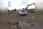 Дорожники восстановили движение по размытому участку трассы в Ивановском округе