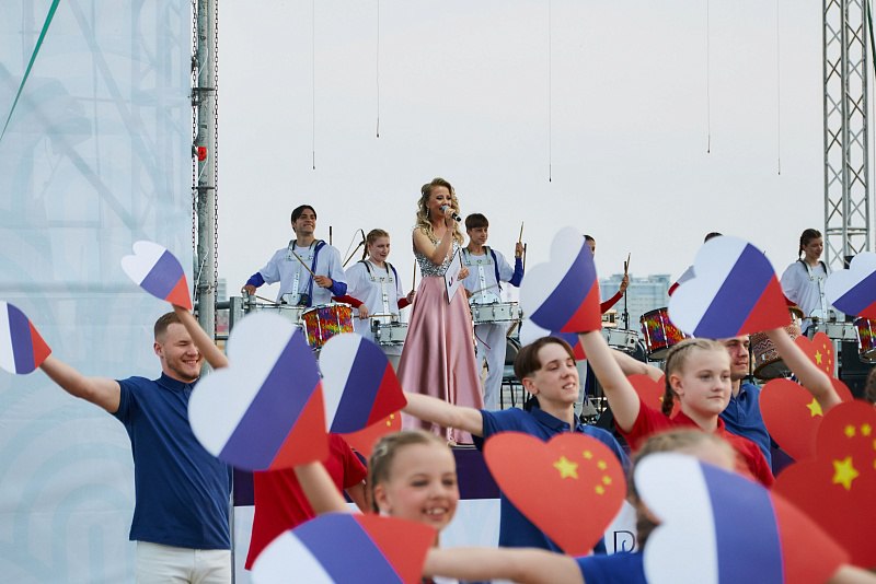 В этом году закрытие фестиваля пройдет 20 августа на российском берегу. Фото: Амурская филармония