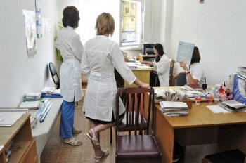 Главврача михайловской больницы задержали за присвоение полумиллиона рублей
