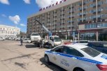 Трое благовещенцев не нашли своих машин после несанкционированной парковки у гостиницы «Юбилейная»