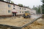 Цветники, детская площадка и место для спорта появятся во дворе в Свободном по госпрограмме