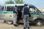 Из Приамурья выдворили 13 мигрантов из КНР, работавших на золотодобыче