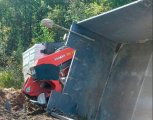 Тындинские спасатели достали водителя живым из кабины перевернувшегося грузовика