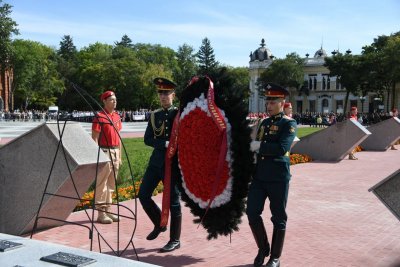 Митинги, флешмобы и цветы на воде: как Амурская область отмечает окончание Второй мировой войны