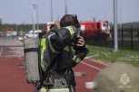 В Свободном пожарные эвакуировали жильцов пятиэтажного дома из-за загоревшихся балконов