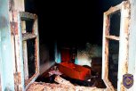 В предрассветном пожаре в Нижней Полтавке мужчина и женщина получили ожоги рук и лица