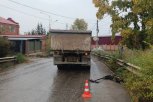 В Благовещенске грузовик сбил подростка на электросамокате