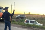 Попавший в аварию благовещенец поблагодарил экипаж ДПС, который вытащил его машину из кювета