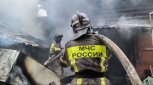 В Благовещенске сгорел деревянный дом по улице Мухина