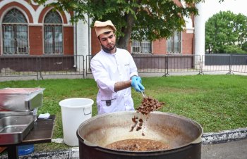 Благовещенску не хватает 250 поваров и кухонных работников: статистика от центра занятости