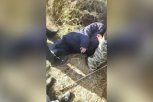 Пожилую амурчанку, которая ушла из дома, нашли лежащей в кустарнике с признаками переохлаждения