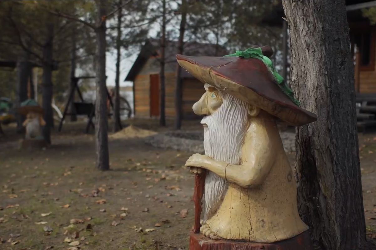 Хутор «В гостях у сказки» в село Красноярово. Фото: Скриншот видео t.me/amur_travel