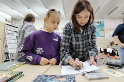 Почему бухгалтер начала писать фэнтези для подростков: интервью с писателем Ладой Кутузовой