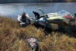 В Приамурье задержали двух браконьеров с 80 килограммами мяса изюбря в лодке