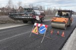 На 12-километровом участке трассы в Октябрьском районе на год раньше срока появился асфальт