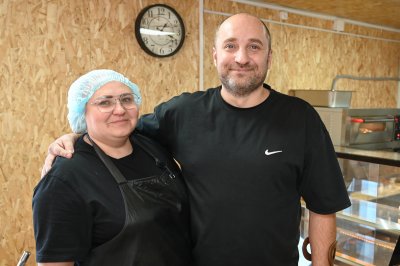 Любимое бистро как лекарство: семья участника СВО кормит Ивановку буузами и пирожками