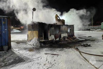 В сгоревшем сторожевом вагончике в Тынде нашли погибшего мужчину