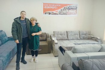 В Приамурье бывший экскаваторщик после СВО открыл мебельный магазин