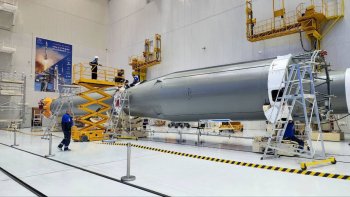 На космодроме Восточный готовят к запуску ракету со спутниками «Аист‑2Т»