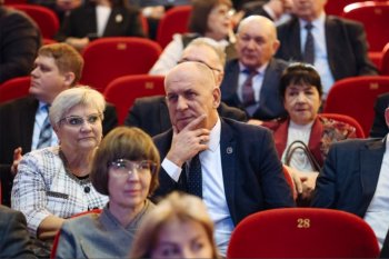 От рекордного урожая к стройкам: главы муниципалитетов прокомментировали отчет Василия Орлова за год