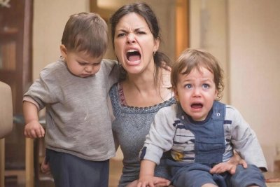 Ради реакции мужа била, трясла и душила: амурчанку осудили за истязания двух малолетних сыновей