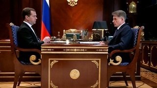 Олег Кожемяко рассказал премьеру о социально-экономической ситуации в регионе.