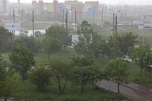 В Приамурье объявлено штормовое предупреждение / С завтрашнего дня, 8 августа, в большинстве районов Приамурья объявлено штормовое предупреждение. Об ухудшении погоды сообщил амурский Гидрометцентр.