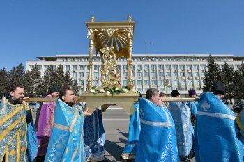 Православные пронесли по благовещенским улицам Албазинскую икону Божией Матери