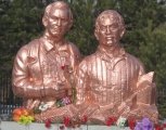 Памятник Федосееву и Улукиткану установили в Бомнаке