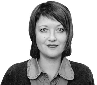 Квитанций — две, понимания — ноль / Ситуация, когда в почтовом ящике оседают квитанции на оплату ЖКУ сразу от двух управляющих компаний, для меня вполне привычна. Переезжая в нынешнюю квартиру, я получила предупреждение от бывших собственников, что дом находится в процессе дележки. Тогда, два с половиной года назад, за право работать с нашей пятиэтажкой спорили в суде компания «Союз» и еще одна обслуживающая организация, которая выставляла нам счета на оплату через «Энергокомфорт», поведала о неоднозначной ситуации журналист АП Екатерина Кузьмина.