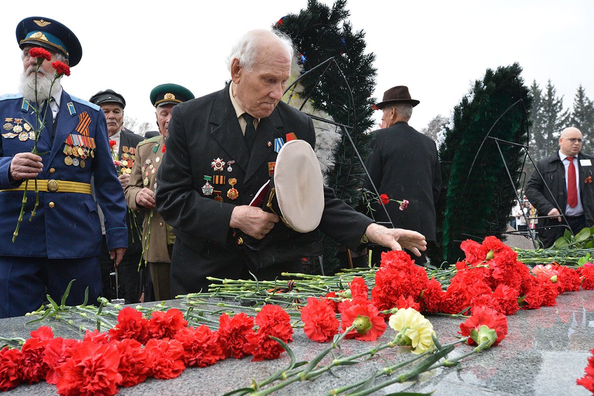 День памяти и почестей рисунки