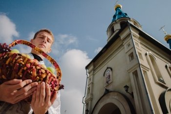 На Яблочный Спас в храмах пахнет яблоками. Фоторепортаж