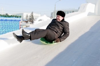 Благовещенские чиновники обкатали снежный городок. Фоторепортаж