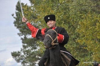 Амурский губернатор: на коне, на олене, на байке. Фоторепортаж
