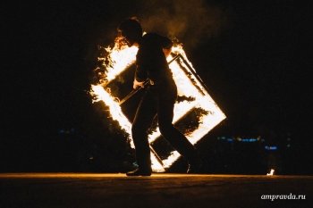 «Час Земли» прошел в Благовещенске при свечах. 24 фото Сергея Лазовского