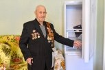 «Амурская правда» подарила 92-летнему фронтовику холодильник
