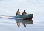 Рыбаков с затонувшего судна спасли недалеко от поселка Талакан