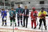 Хоккей и торт в виде шайбы: ледовый дворец открылся в Новобурейском
