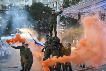 Общегородской студенческий праздник отгремел в Благовещенске. Фоторепортаж