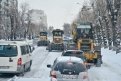 Дорожные службы амурской столицы с ночи чистят дороги и тротуары от снега