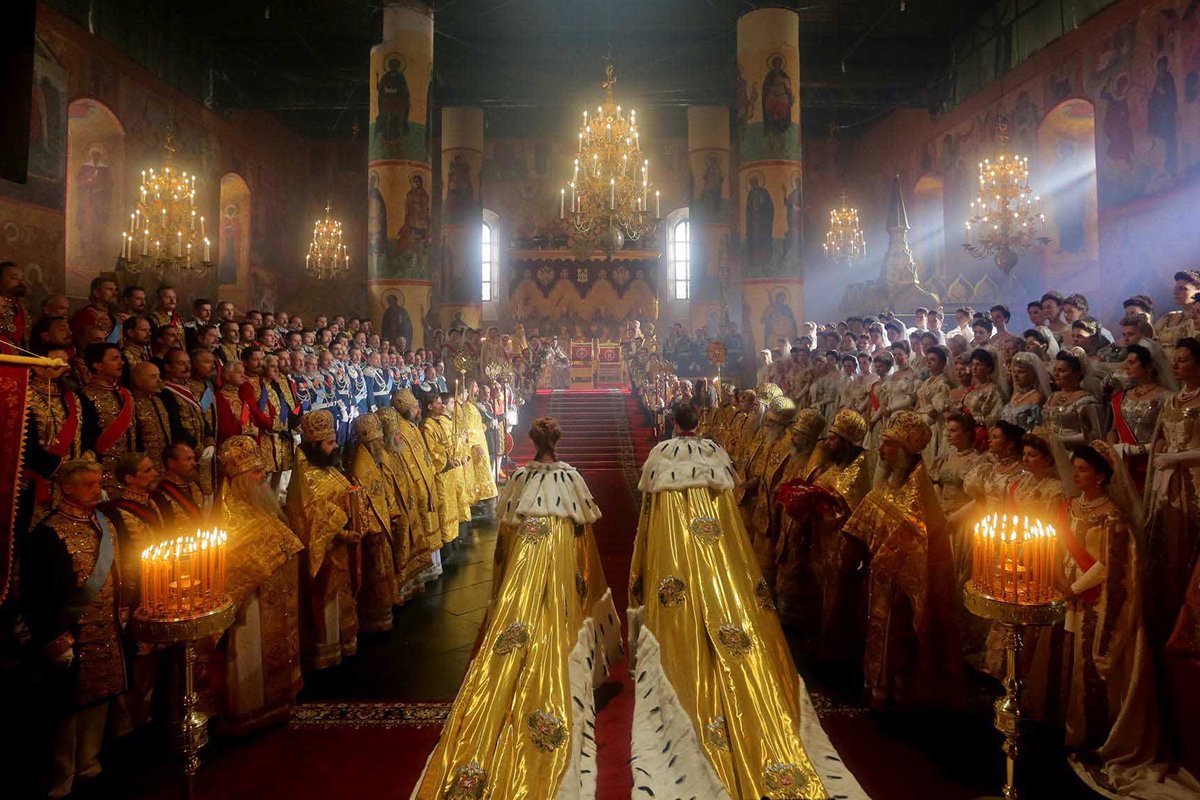 Сцена венчания Николая Второго и Александры Федоровны стала одной из самых массовых в картине.
