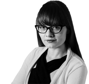 Прославились / «Люди исступленно тренируют тела. Но ведь мозги и душу нужно не меньше, а даже больше тренировать!» Знаете, кто автор цитаты? Рената Литвинова, предложившая на «Минуте славы» танцору с ограниченными физическими возможностями Евгению Смирнову «пристегнуть себе что-нибудь», чтобы его инвалидность была не так очевидна. Интересно, где была ее душа, когда она говорила эти ужасные слова. Наверное, устала после тренировки.