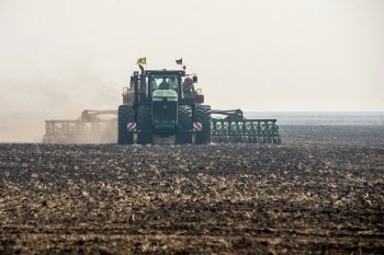 Сею-посеваю: фоторепортаж АП с посевной в Тамбовском районе