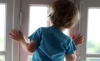 Выпавшую из окна 5-летнюю девочку в Белогорске отправили лечиться домой